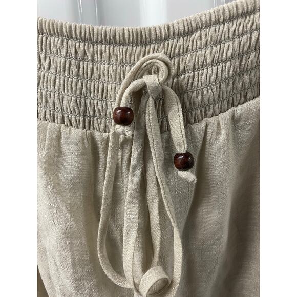 Apt. 9  Lightweight Lined Shorts Size Large Color: Sand - Picture 3 of 6